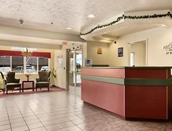 Microtel Inn & Suites By Wyndham Holland Interiér fotografie