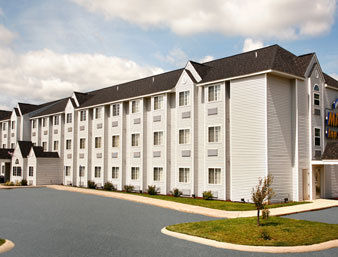 Microtel Inn & Suites By Wyndham Holland Exteriér fotografie